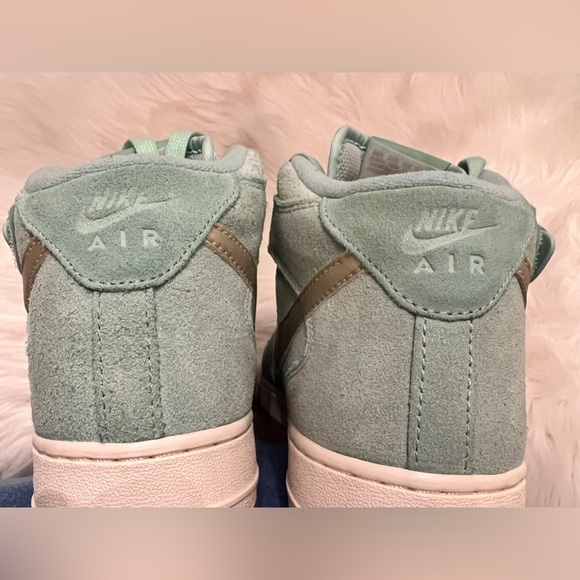 Nike Mint Green Air Force 1 07 Mid Season Size 9.5 - Picture 14 of 14